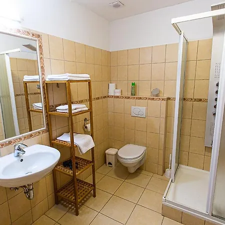 Balazs Szallo 귤러