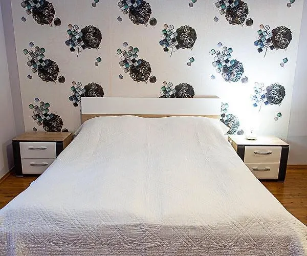 Balazs Szallo דירה גיולה