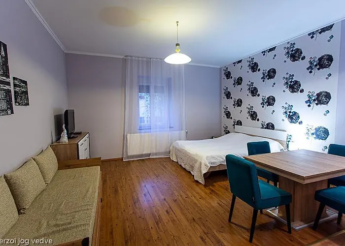 Balazs Szallo גיולה